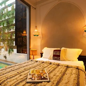 2* Riad Lumière